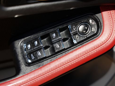Used 2019 Porsche Macan AWD/4WD image 47