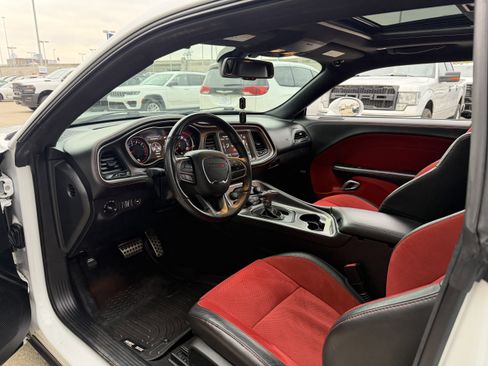 Used 2020 Dodge Challenger R/T w/ Plus Package image 25