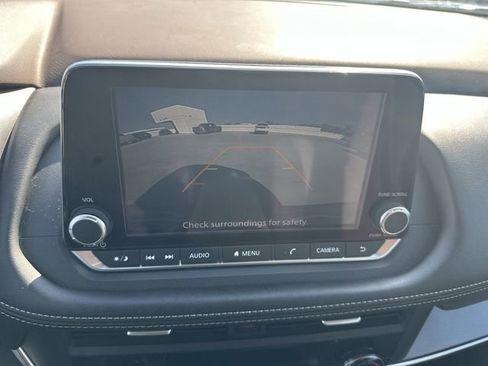 Used 2023 Nissan Rogue SV image 26