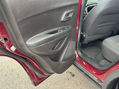 Used 2016 Chevrolet Trax LS AWD/4WD image 11