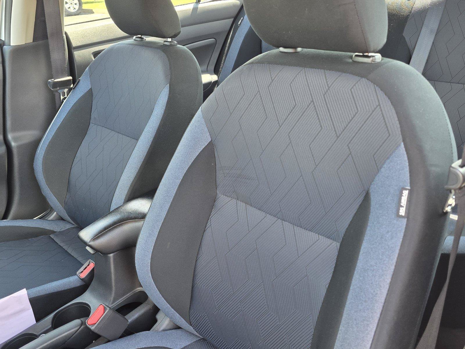 Used 2025 Nissan Versa SV FWD image 19