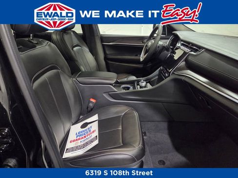 New 2025 Jeep Grand Cherokee L Limited w/ Luxury Tech Group II image 8