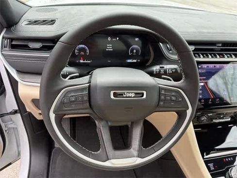 New 2025 Jeep Grand Cherokee L Limited image 25