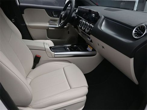 New 2025 Mercedes-Benz GLA 250 image 29