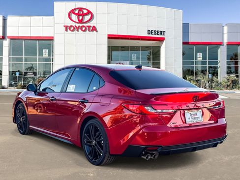 New 2026 Toyota Camry Hybrid FWD image 5
