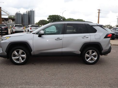 Used 2019 Toyota RAV4 Limited w/ Carpet Mat Package AWD/4WD image 8