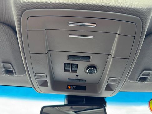 Used 2020 GMC Yukon XL SLT image 34