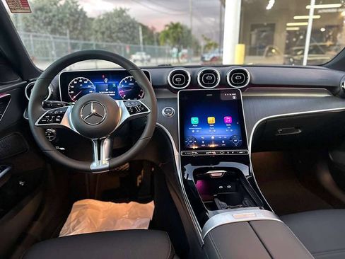 Used 2025 Mercedes-Benz C 300 4MATIC Sedan image 30