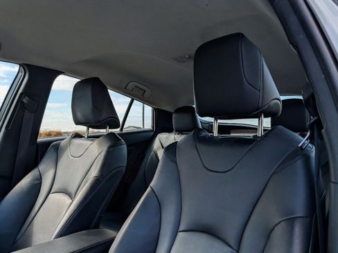 Used 2018 Toyota Prius Prime Premium image 15