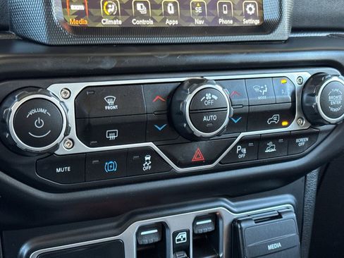 Used 2022 Jeep Wrangler Unlimited Rubicon 4xe w/ Safety Group image 20