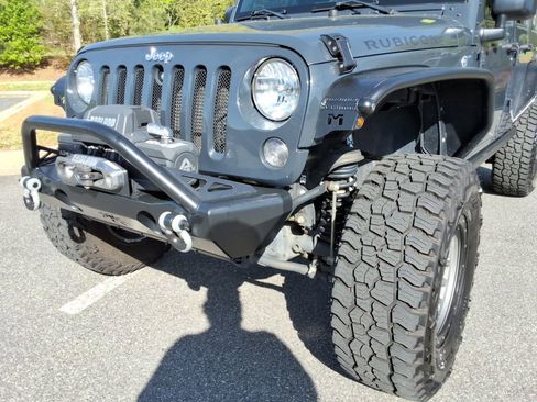 Used 2016 Jeep Wrangler Unlimited Rubicon w/ Connectivity Group AWD/4WD image 9