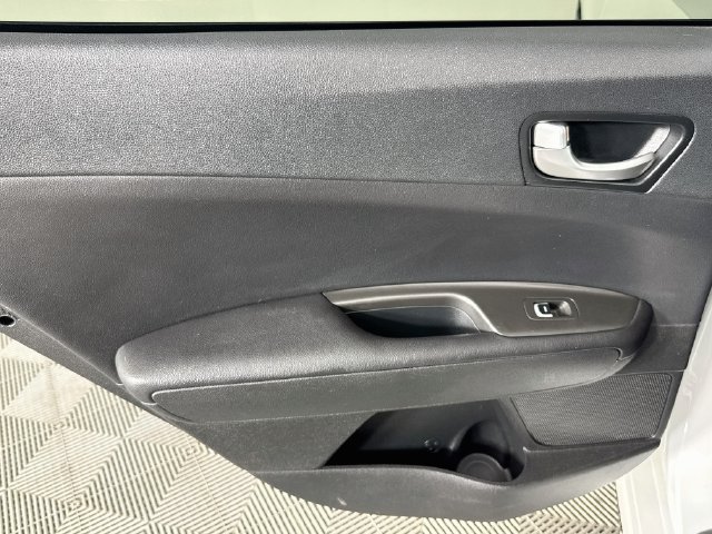 Used 2018 Kia Optima LX w/ 17" Alloy Wheels Package FWD image 22