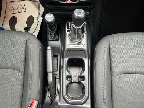 Used 2020 Jeep Wrangler Unlimited Sahara w/ Uconnect 4C Nav & Sound Group image 7