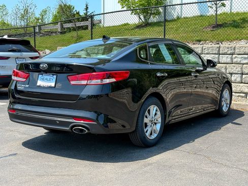 Used 2017 Kia Optima LX FWD image 7