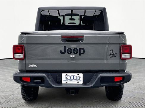 Used 2022 Jeep Gladiator Willys image 4