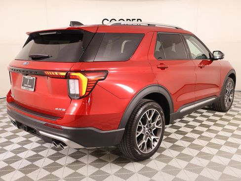 Used 2025 Ford Explorer Platinum w/ Ultimate Package AWD/4WD image 24