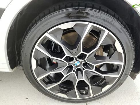 Used 2025 BMW X7 xDrive40i w/ M Sport Package AWD/4WD image 83