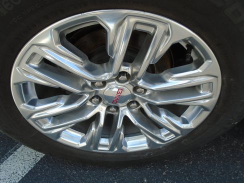 Used 2023 GMC Yukon SLT AWD/4WD image 22