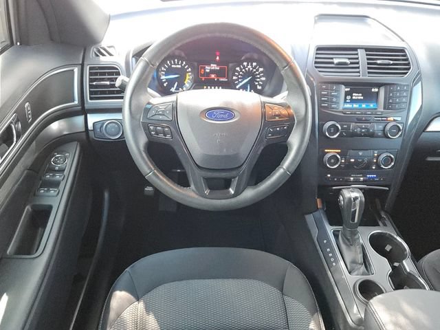 Used 2018 Ford Explorer XLT FWD image 12