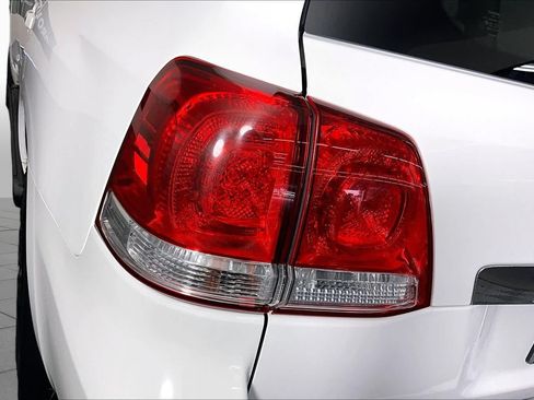 Used 2011 Toyota Land Cruiser w/ Upgrade Pkg AWD/4WD image 26