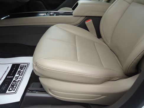 Used 2023 Lincoln Corsair AWD w/ Equipment Group 101A image 24