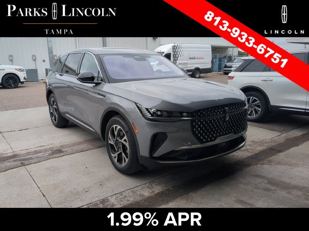 Used 2025 Lincoln Nautilus Premier w/ Equipment Group 102A AWD/4WD image 2