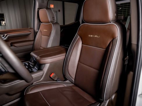 Used 2024 GMC Sierra 1500 Denali w/ Denali Reserve Package image 4