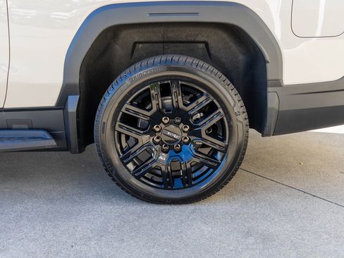 New 2026 GMC Sierra EV Elevation w/ LPO, Elevation Dark Package image 28