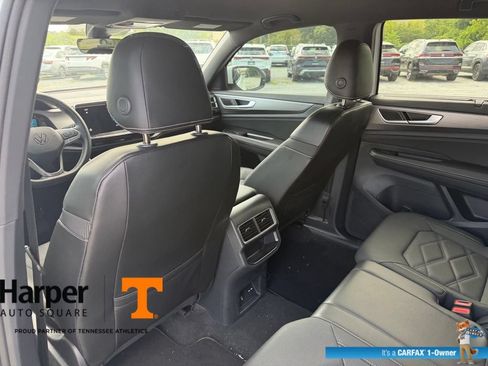 Used 2024 Volkswagen Atlas Cross Sport SE w/ Black Wheel Package FWD image 11