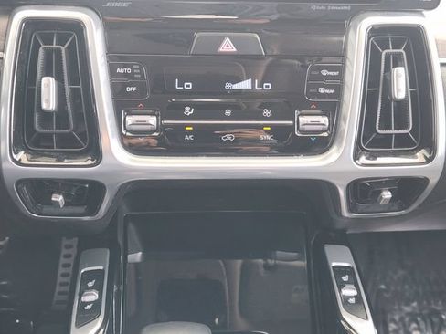 Used 2022 Kia Sorento SX Prestige AWD/4WD image 17
