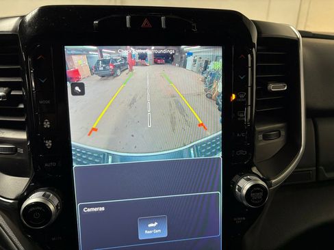 Used 2024 RAM 2500 Big Horn w/ Sport Appearance Package image 21