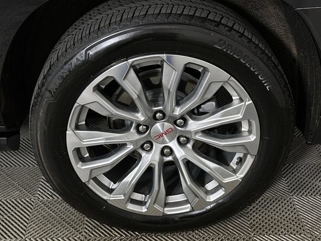 Used 2024 GMC Yukon XL Denali w/ Advanced Technology Package AWD/4WD image 34