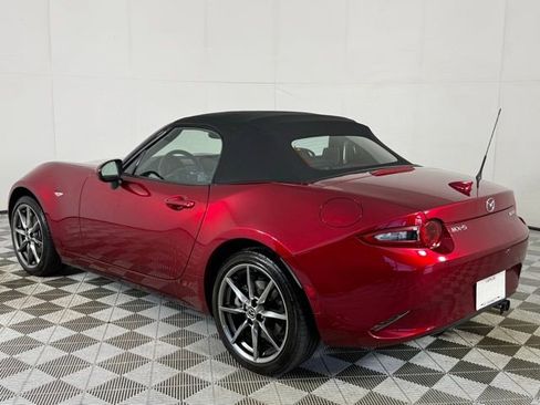 Used 2021 MAZDA MX-5 Miata Grand Touring image 4