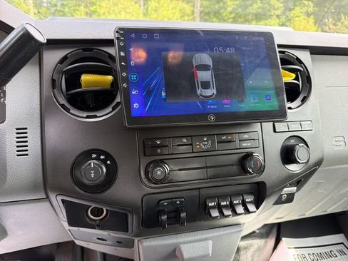 Used 2015 Ford F250 XL w/ Power Equipment Group AWD/4WD image 18