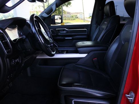 Used 2019 RAM 1500 Laramie AWD/4WD image 17