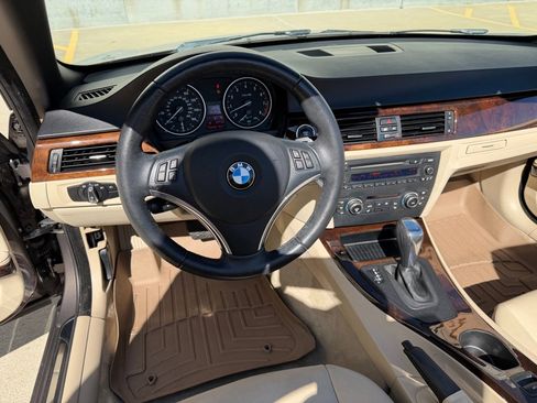 Used 2010 BMW 328i Convertible w/ Premium Pkg image 12