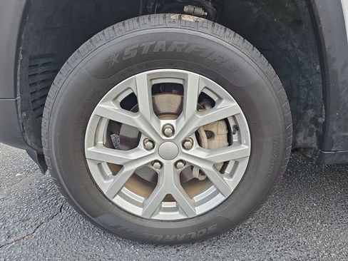 Used 2024 Jeep Grand Cherokee Limited image 33