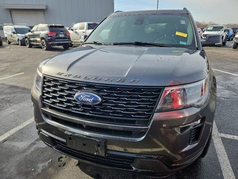 Used 2018 Ford Explorer Sport image 2