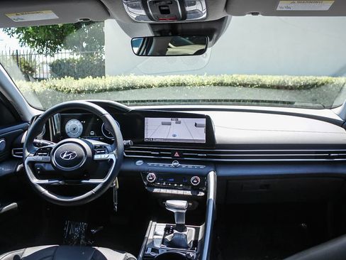 Certified 2023 Hyundai Elantra Limited FWD image 16