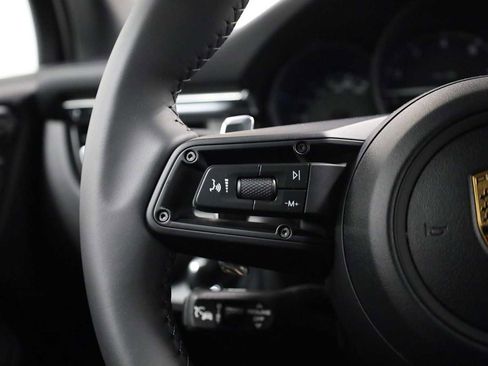 New 2026 Porsche Macan image 27
