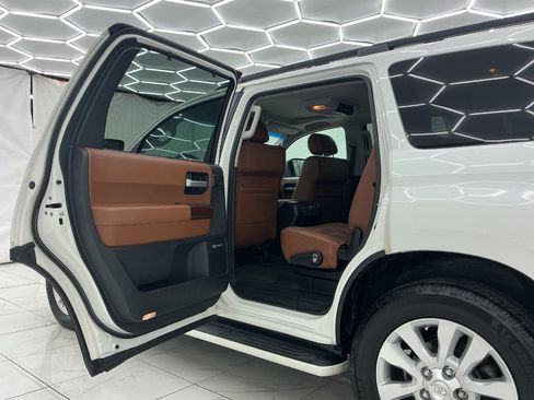Used 2016 Toyota Sequoia Platinum AWD/4WD image 22