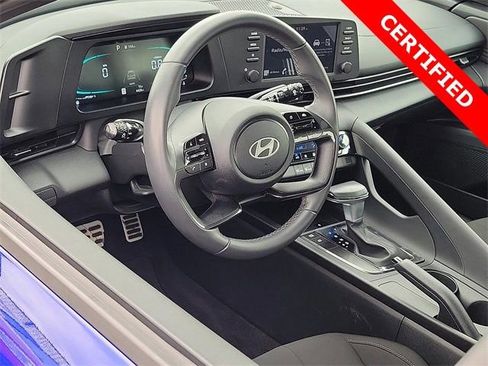 Used 2025 Hyundai Elantra Sport image 3