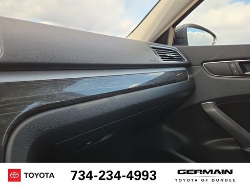 Used 2018 Volkswagen Passat 2.0T SE image 23