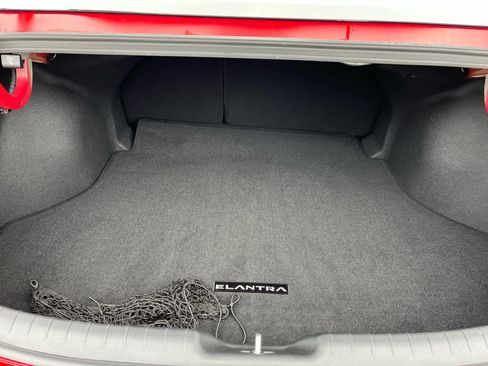 Used 2025 Hyundai Elantra Limited FWD image 30