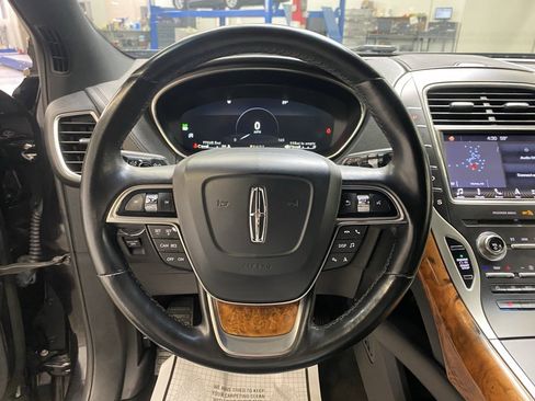 Used 2019 Lincoln Nautilus Select w/ Class II Trailer Tow Package image 19