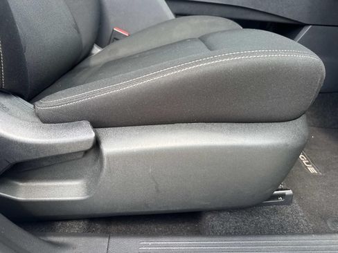 Used 2024 Nissan Rogue S AWD/4WD image 12