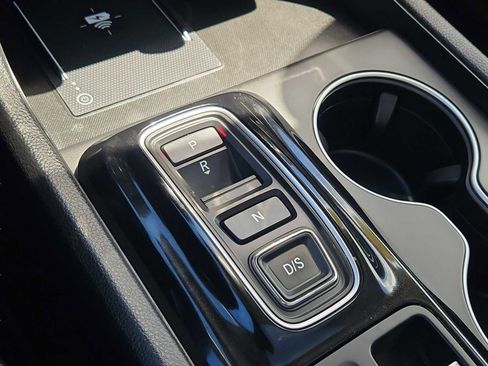 Certified 2025 Honda Pilot Touring image 31