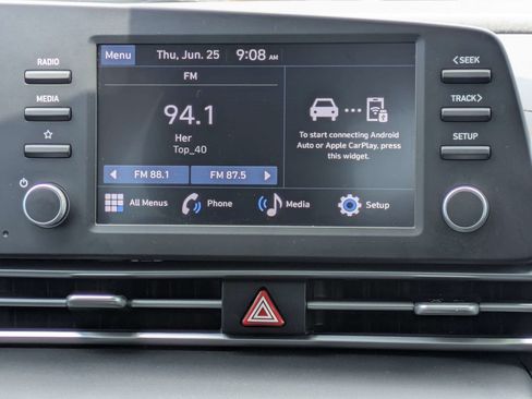 Used 2025 Hyundai Elantra SE FWD image 18