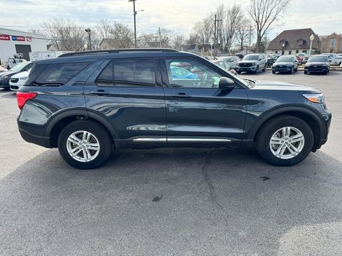 Used 2023 Ford Explorer XLT w/ Equipment Group 202A AWD/4WD image 16