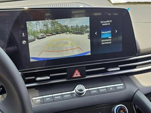 New 2025 Hyundai Elantra Limited image 14